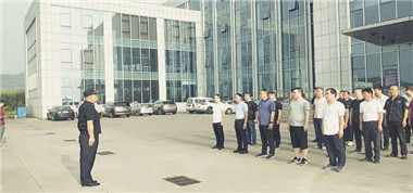 不忘初心，牢記使命——西掌煤業(yè)舉行“八一建軍節(jié)”升旗儀式
