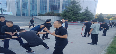 凝心聚力展風采 拔河比賽聚活力